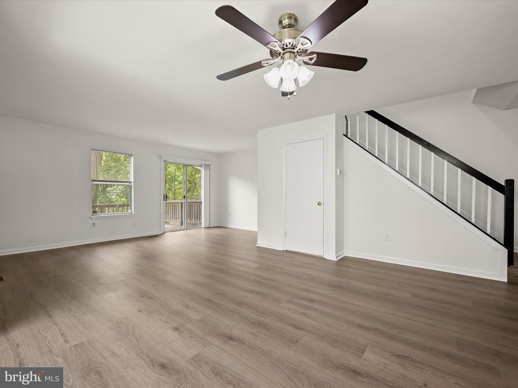 9537 CLOCKTOWER LN