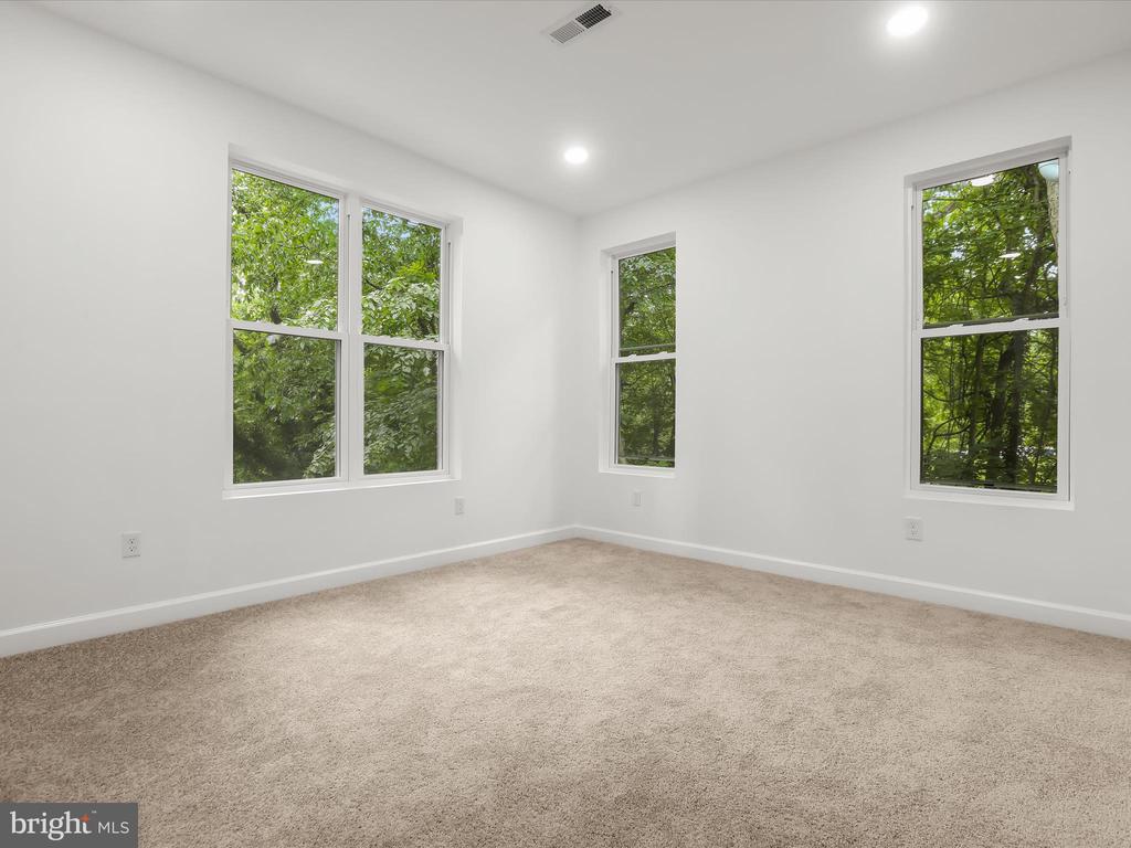 10019 GUILFORD RD