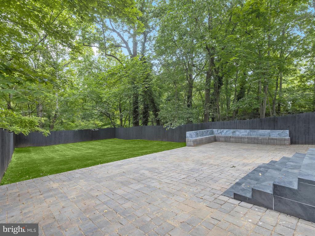 10019 GUILFORD RD