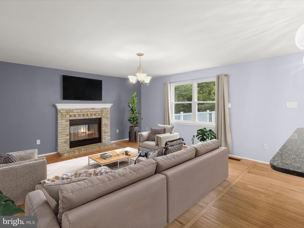 9609 GLEN OAKS LN