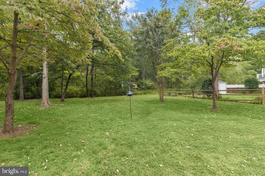 9609 GLEN OAKS LN