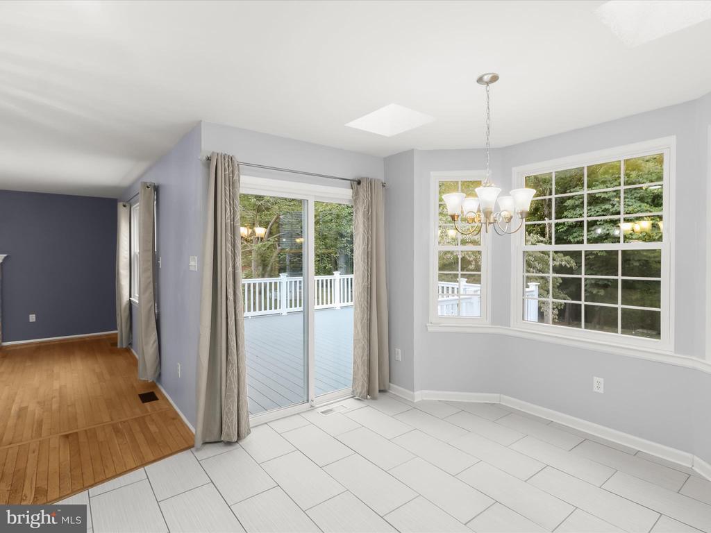 9609 GLEN OAKS LN