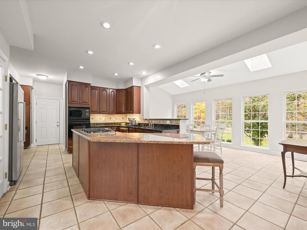 1941 SYCAMORE SPRING CT