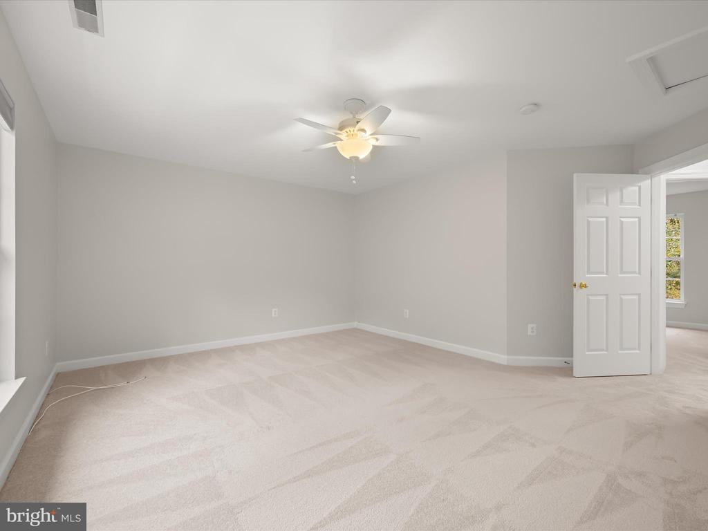 1941 SYCAMORE SPRING CT