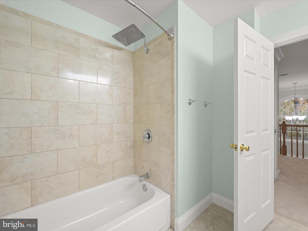 1941 SYCAMORE SPRING CT