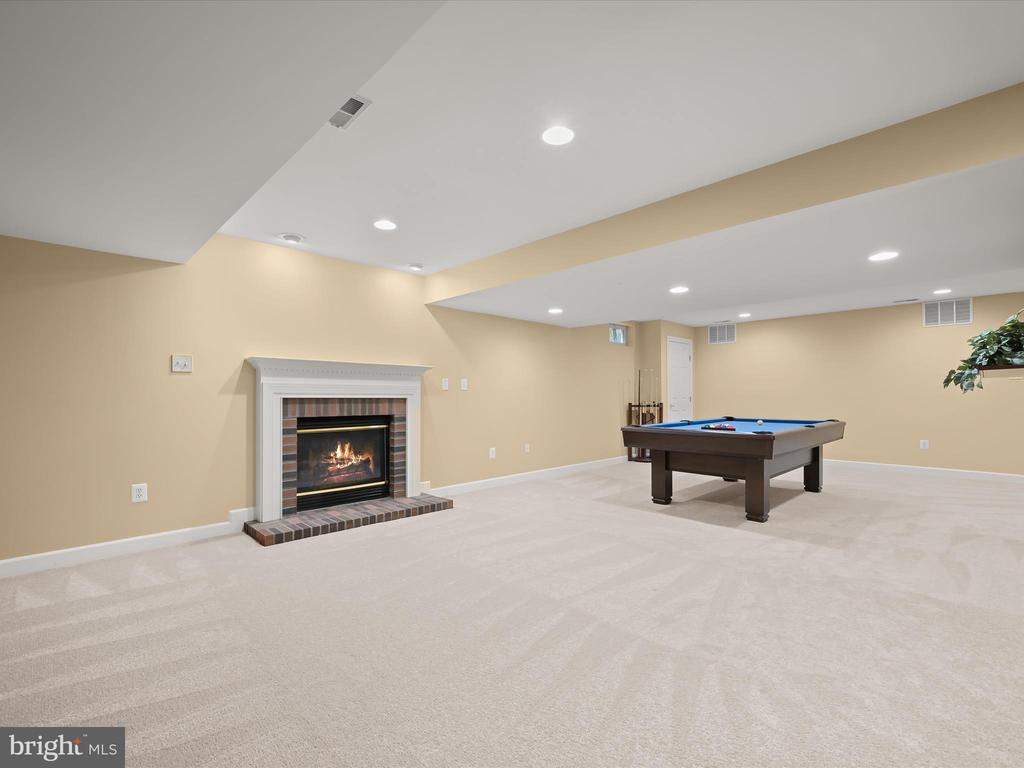 1941 SYCAMORE SPRING CT
