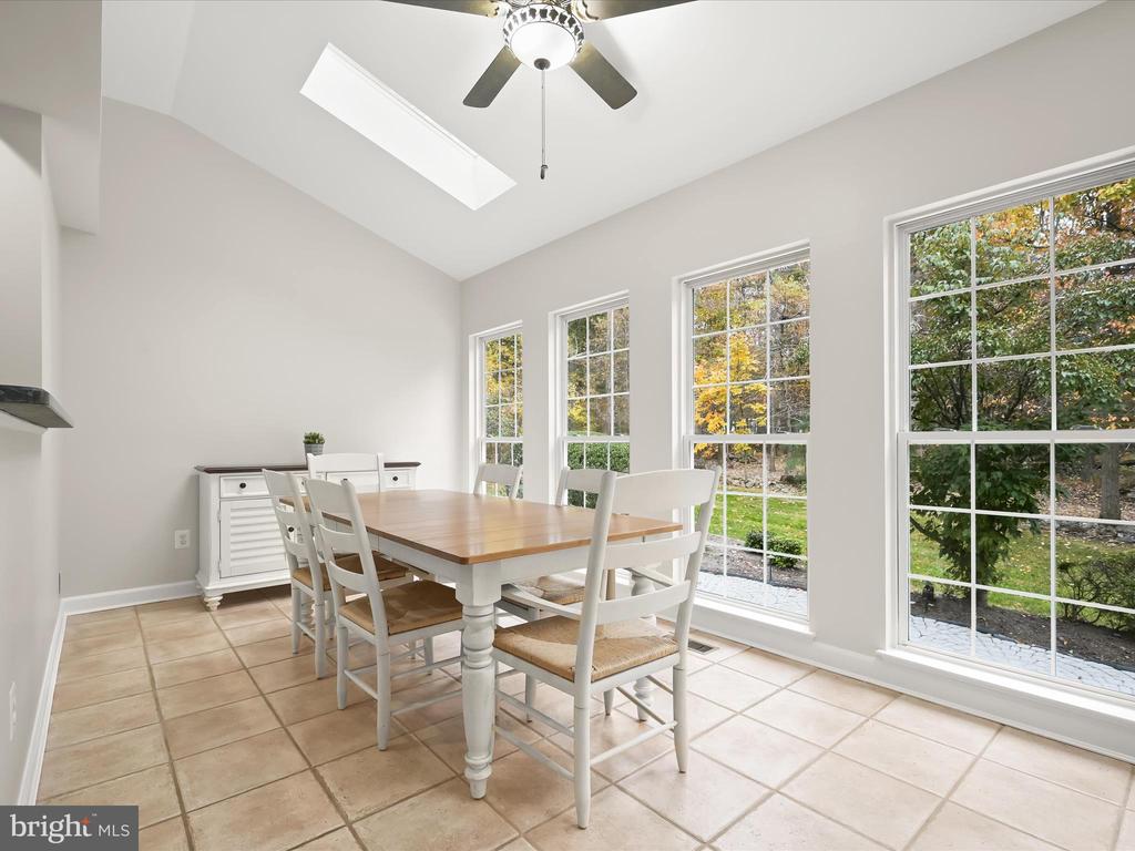 1941 SYCAMORE SPRING CT
