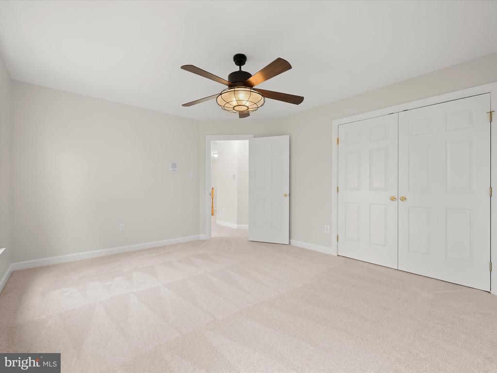 1941 SYCAMORE SPRING CT