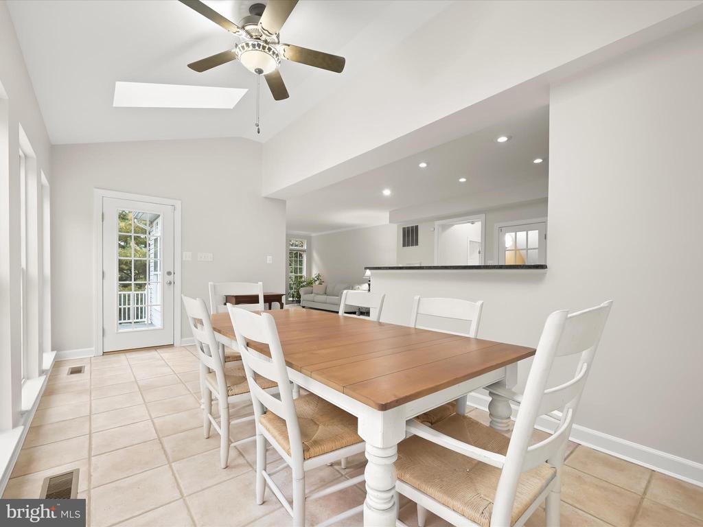 1941 SYCAMORE SPRING CT