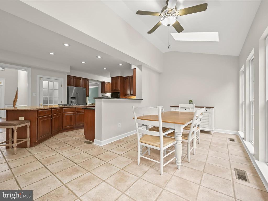 1941 SYCAMORE SPRING CT