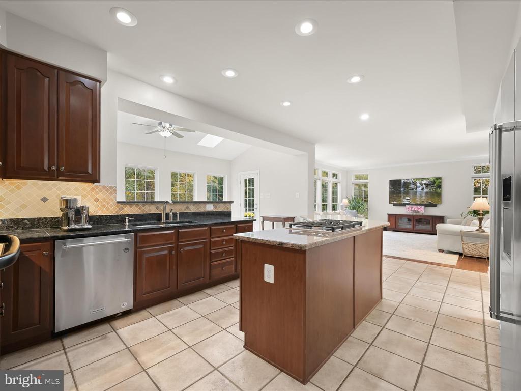 1941 SYCAMORE SPRING CT