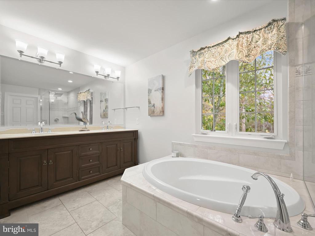 1941 SYCAMORE SPRING CT