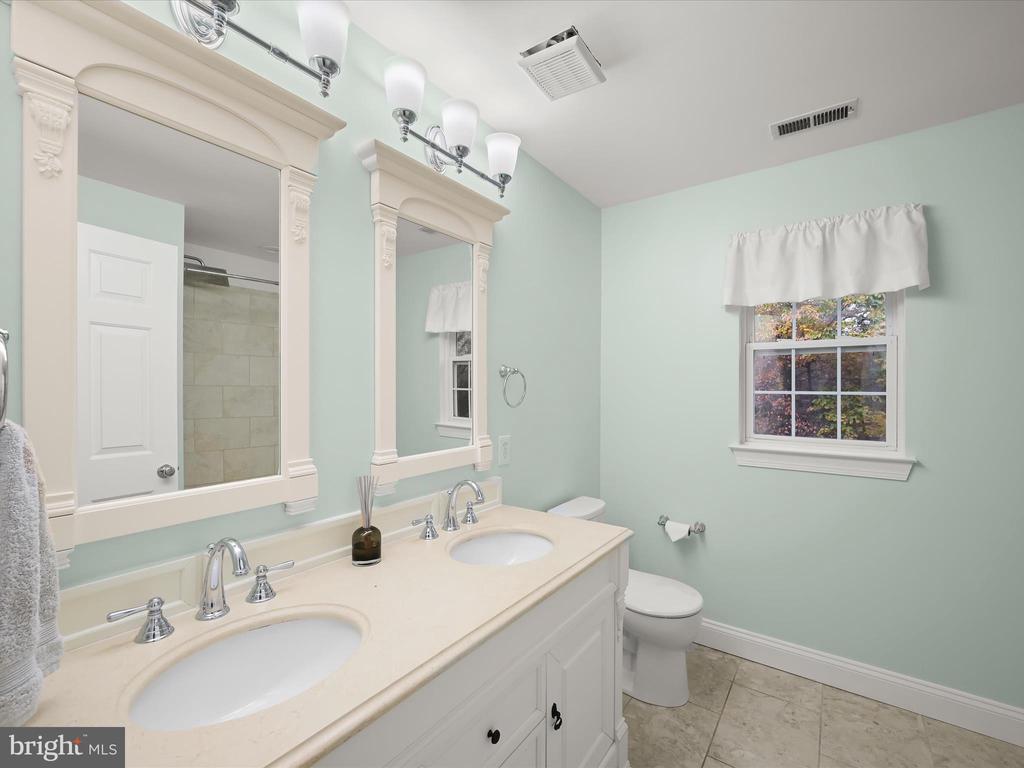 1941 SYCAMORE SPRING CT
