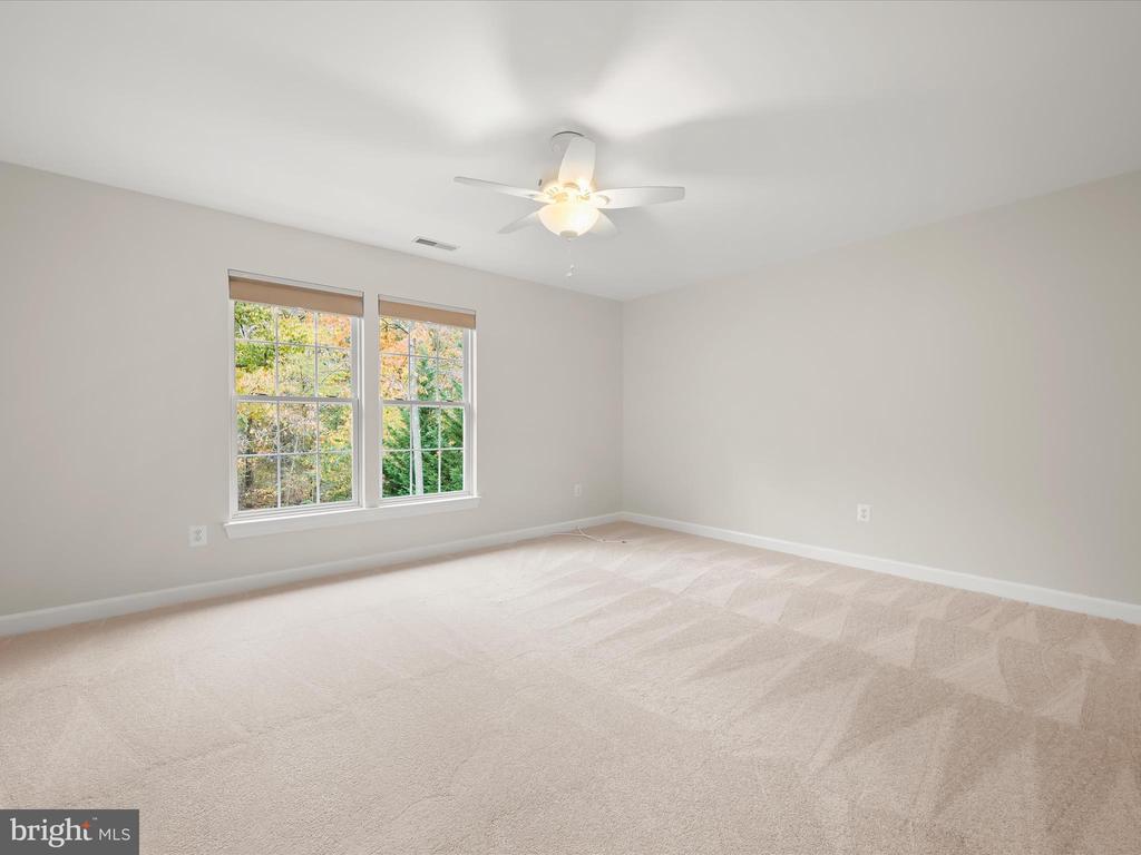 1941 SYCAMORE SPRING CT