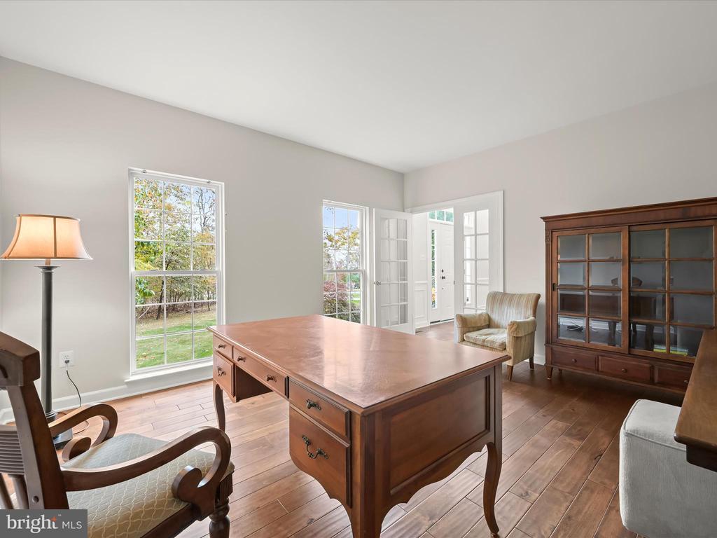 1941 SYCAMORE SPRING CT