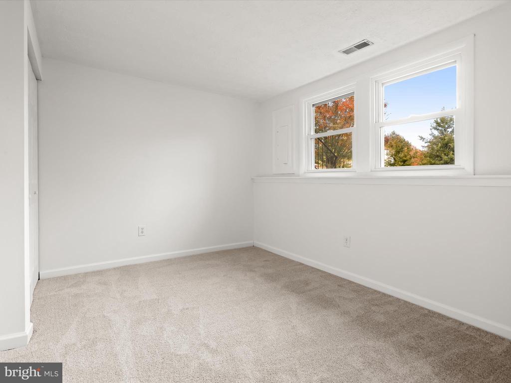 6425 AUTUMN GOLD CT