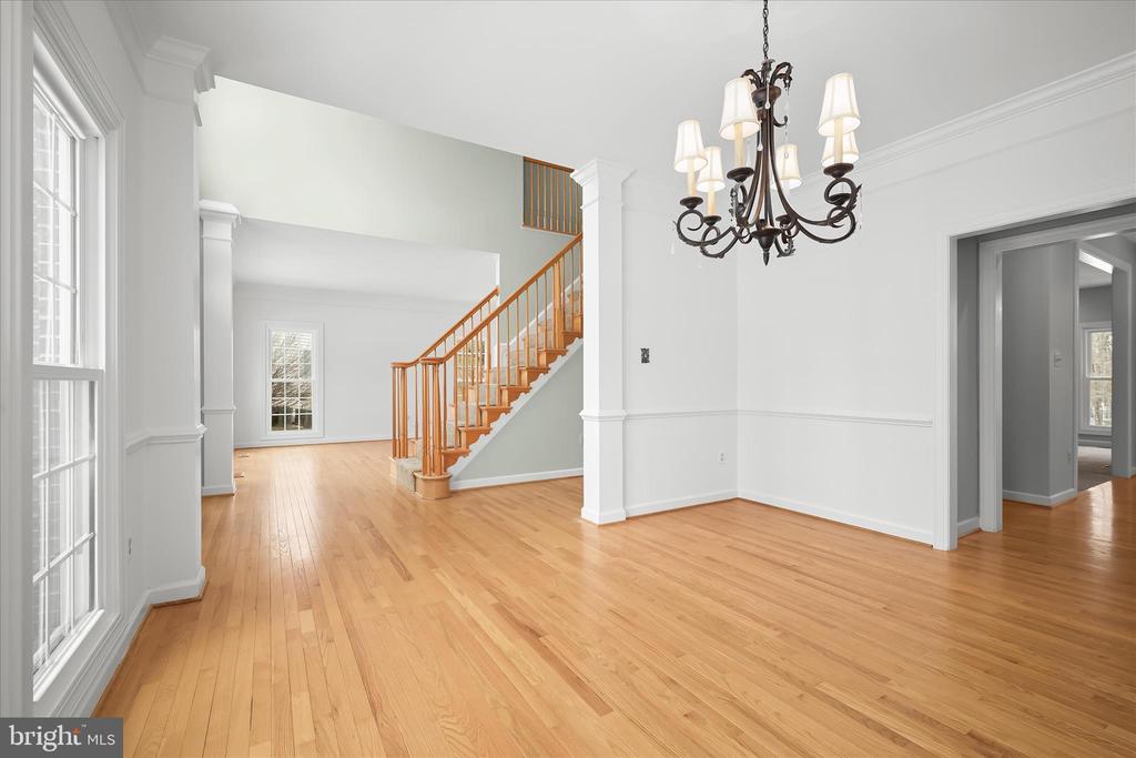 7128 CRABBURY COURT