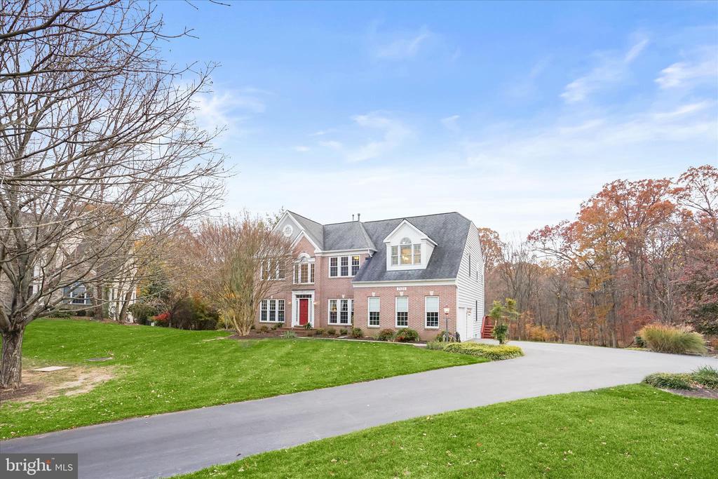 7128 CRABBURY COURT