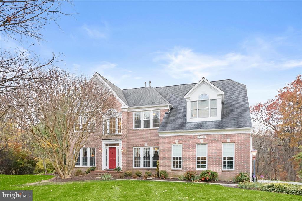 7128 CRABBURY COURT