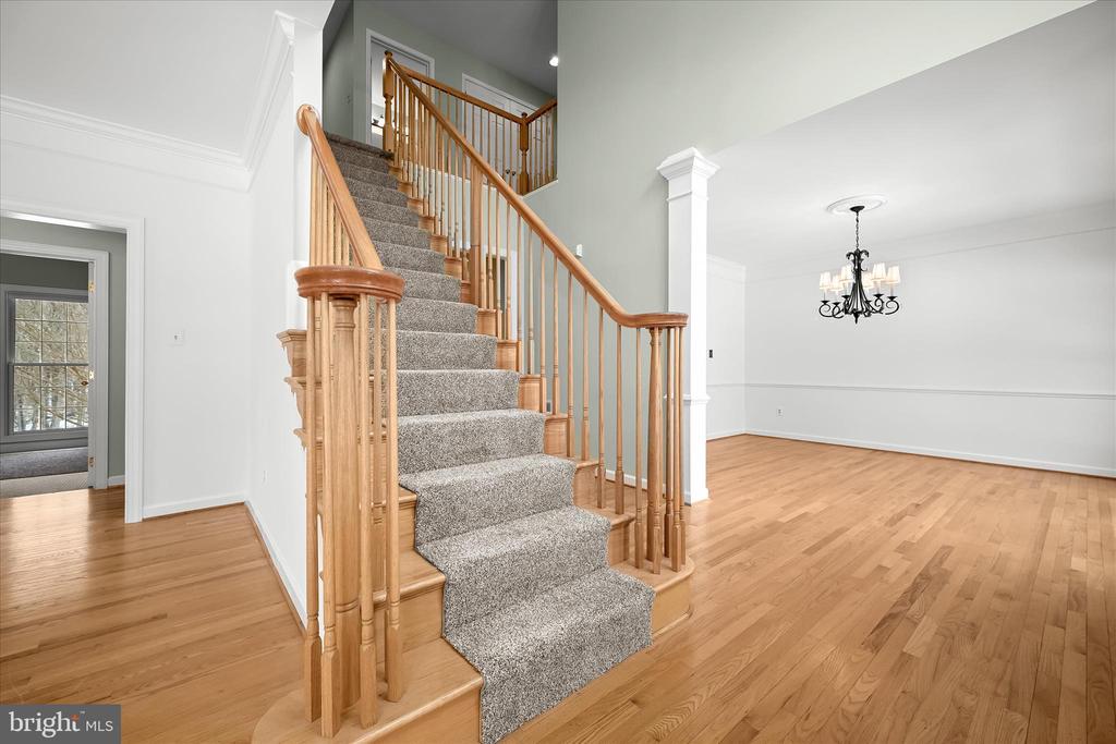 7128 CRABBURY COURT