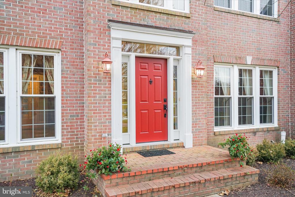 7128 CRABBURY COURT
