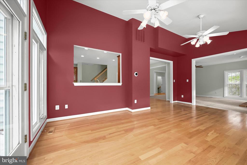 7128 CRABBURY COURT