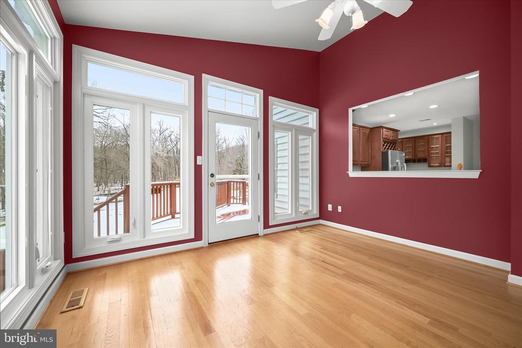 7128 CRABBURY COURT
