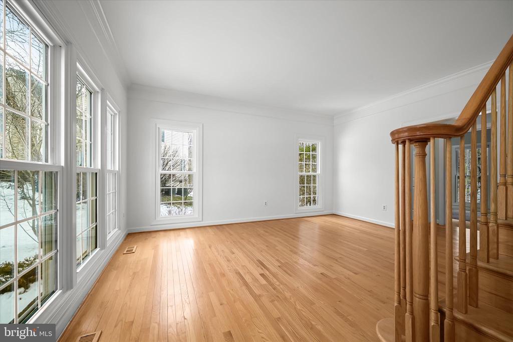 7128 CRABBURY COURT