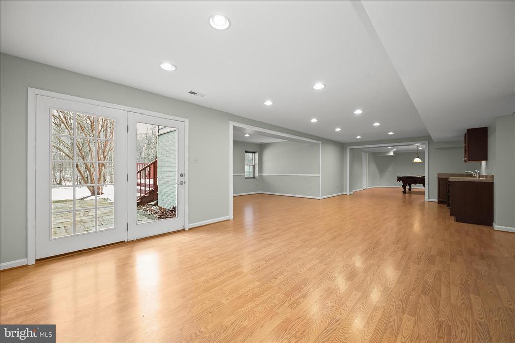 7128 CRABBURY COURT