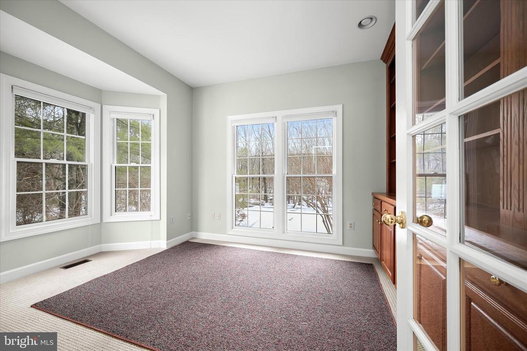 7128 CRABBURY COURT