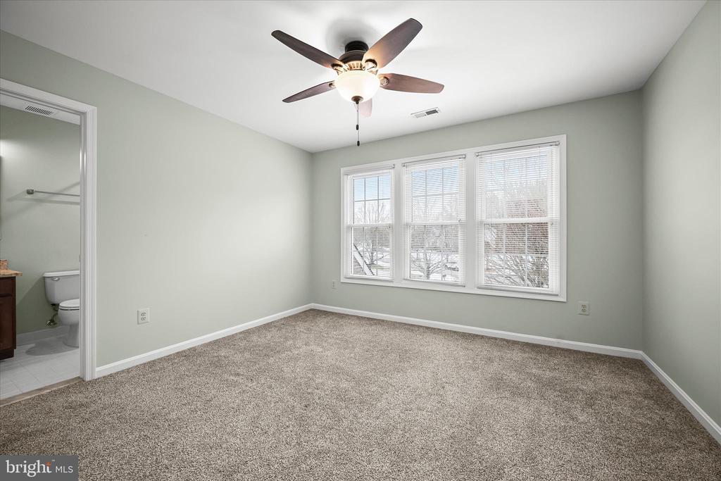 7128 CRABBURY COURT