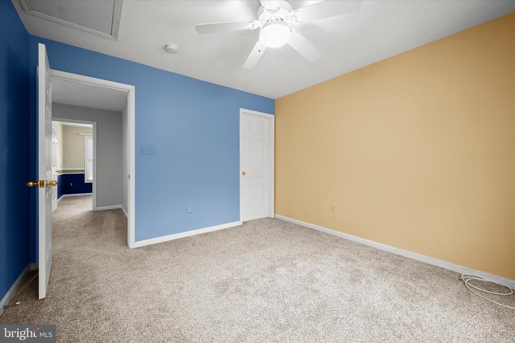 7128 CRABBURY COURT