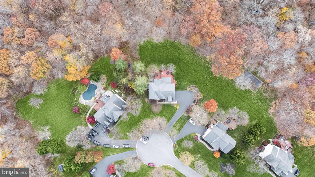 7128 CRABBURY COURT