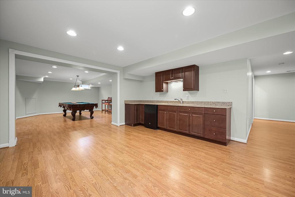 7128 CRABBURY COURT