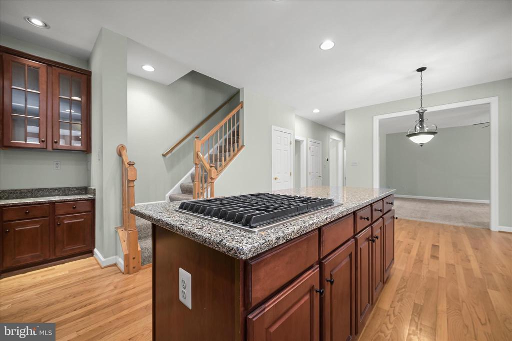7128 CRABBURY COURT