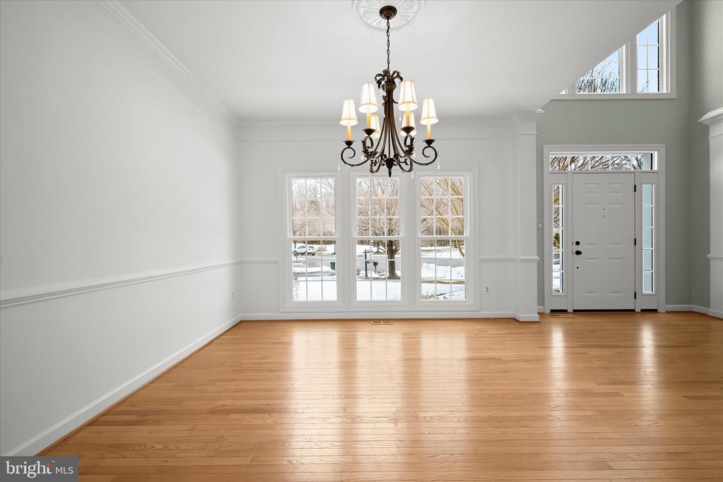 7128 CRABBURY COURT