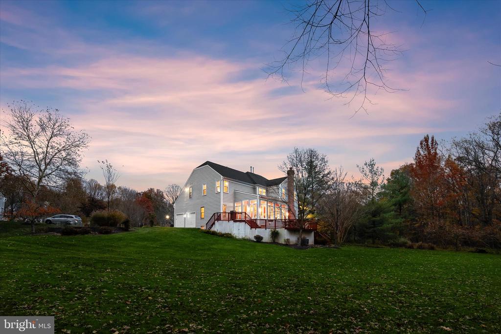 7128 CRABBURY COURT