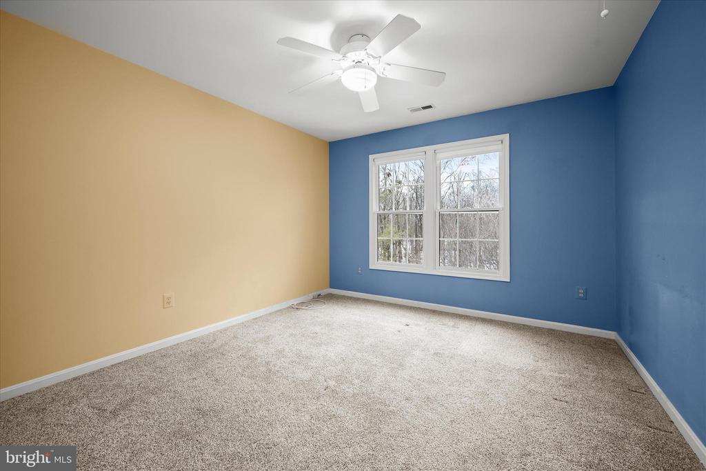 7128 CRABBURY COURT