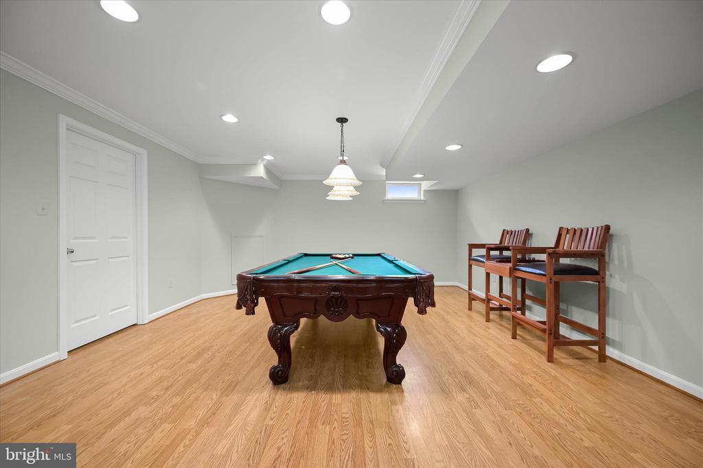7128 CRABBURY COURT