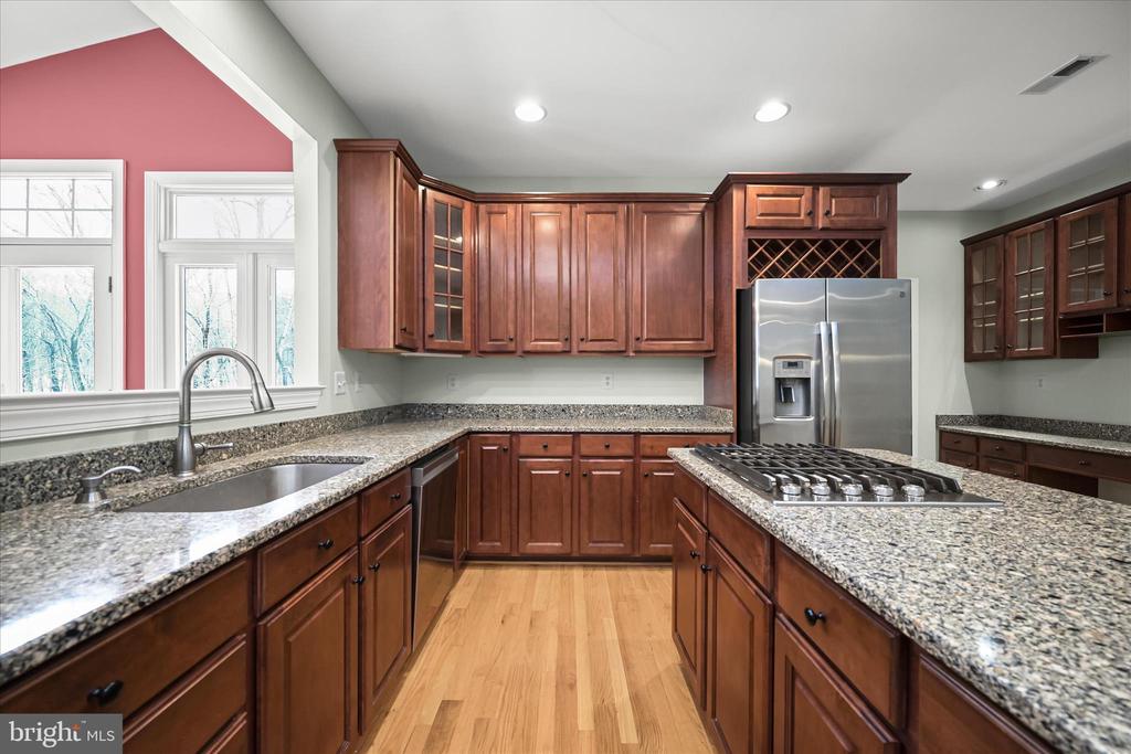 7128 CRABBURY COURT