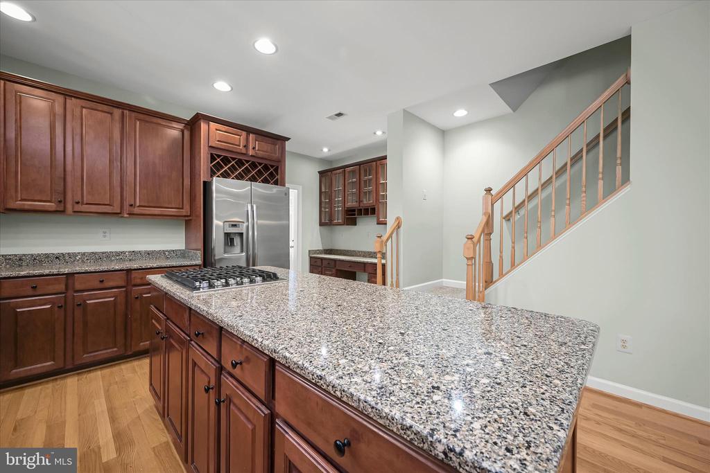 7128 CRABBURY COURT