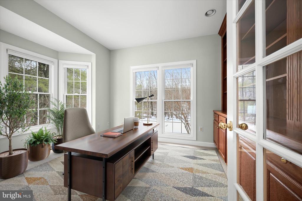 7128 CRABBURY COURT