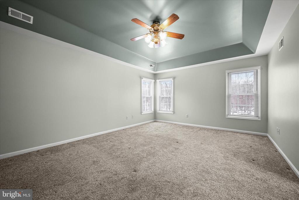 7128 CRABBURY COURT