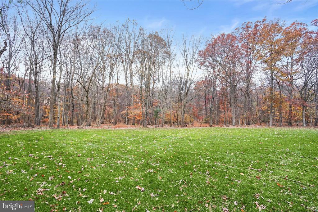 7128 CRABBURY COURT