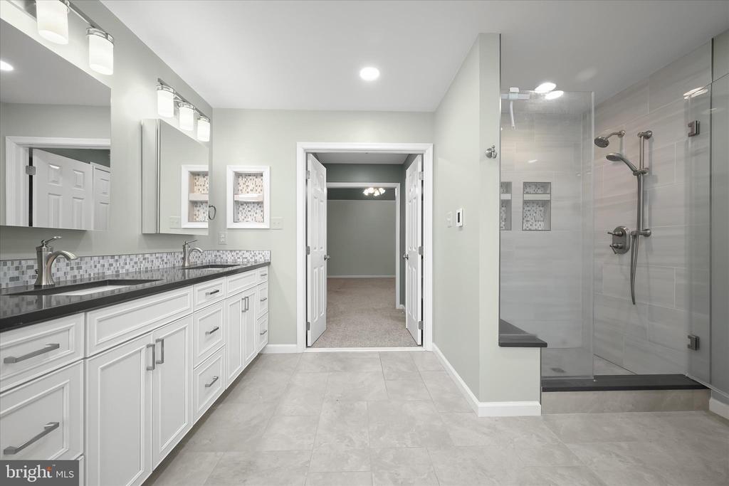 7128 CRABBURY COURT