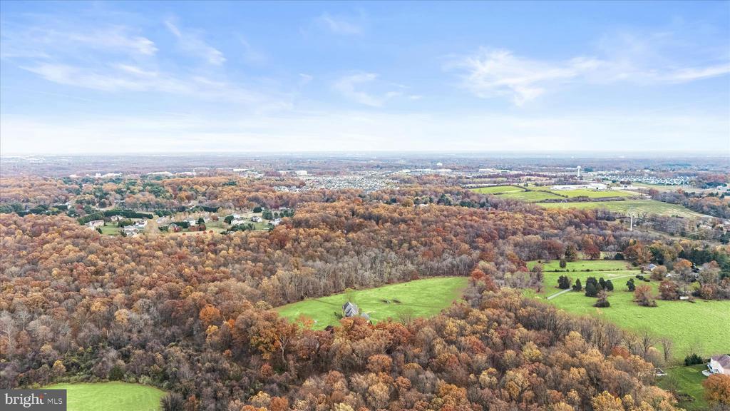 7128 CRABBURY COURT