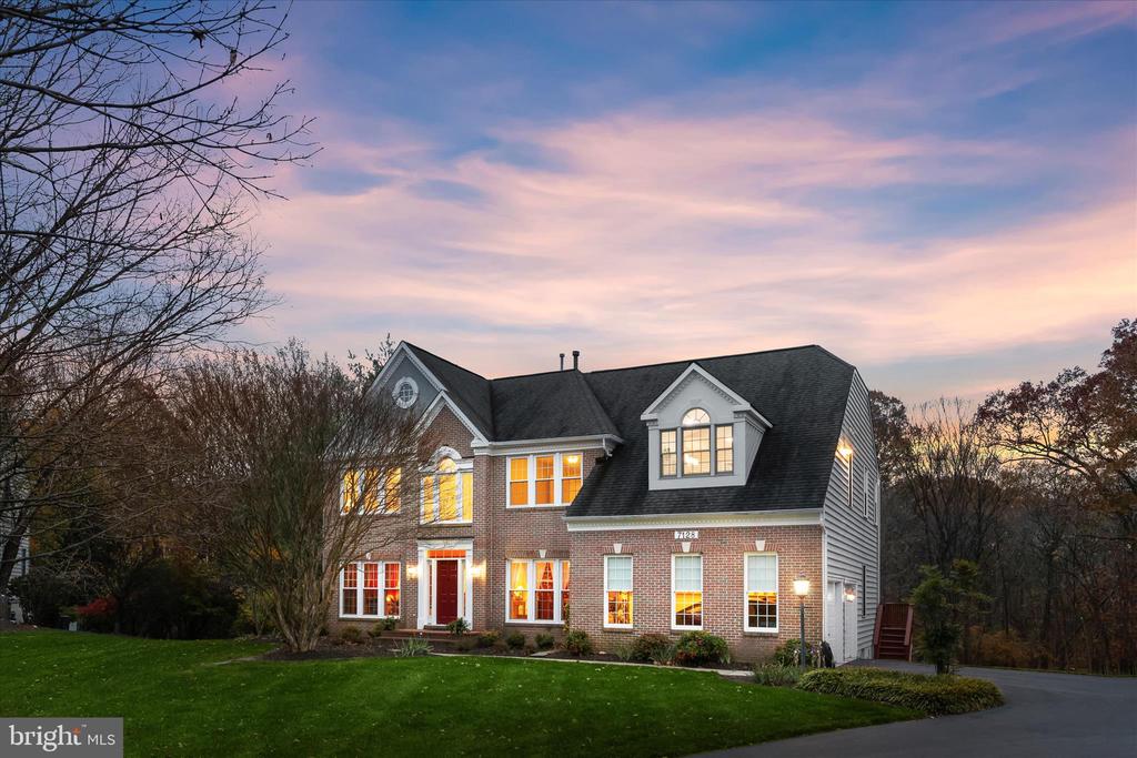 7128 CRABBURY COURT