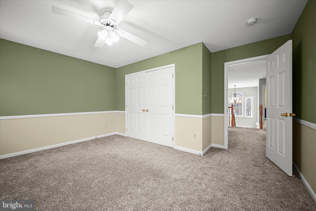7128 CRABBURY COURT