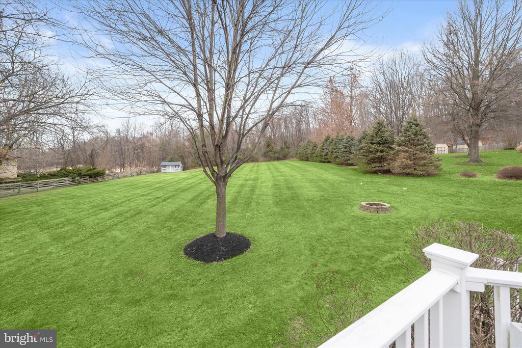 2028 MEADOW TREE CT