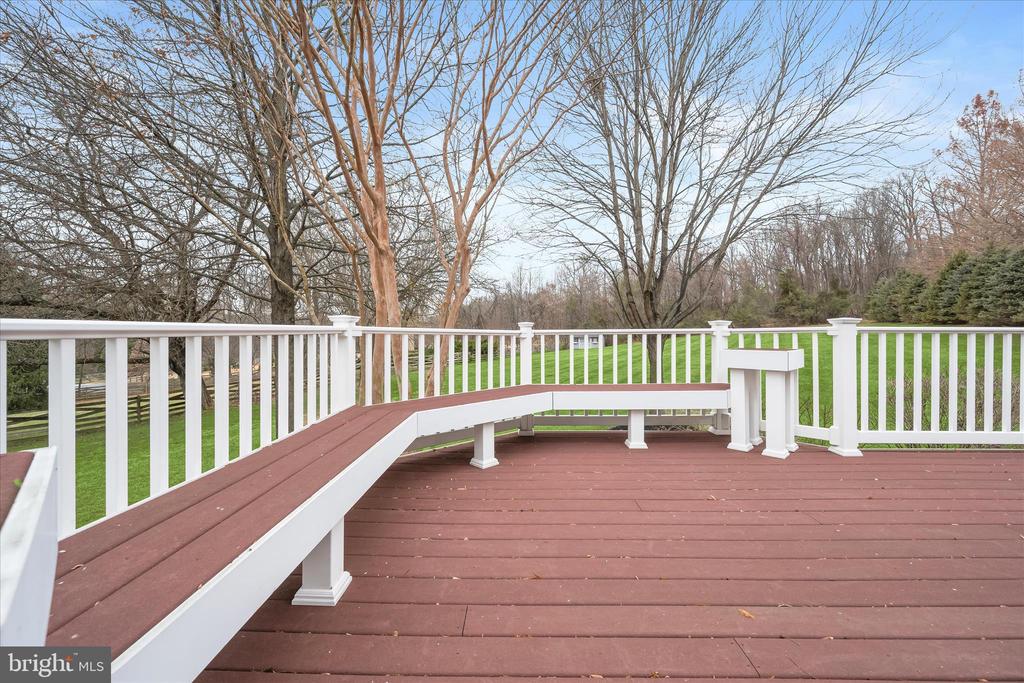 2028 MEADOW TREE CT